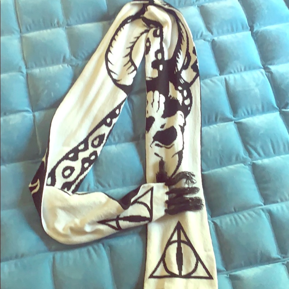 Deathly Hallows 2-sided scarf